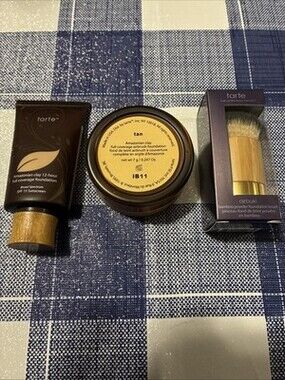 NEW TWO Types Of Tarte Amazonian Clay Full Coverage Foundations - Tan w/brush